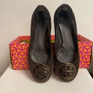 Rare and Vintage Womens Brown Coconut Tory Burch Flats.